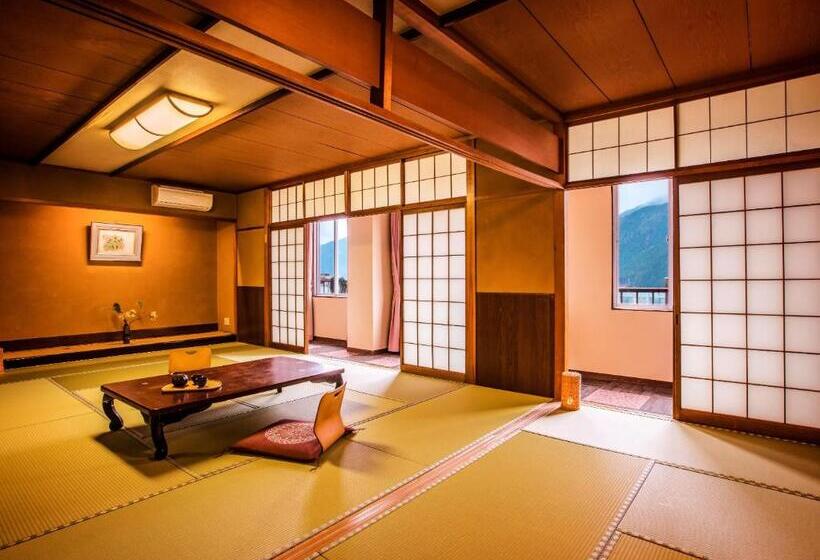 اتاق سوپریور با چشم‌انداز شهر, Ooedo Onsen Monogatari Gero Bekkan