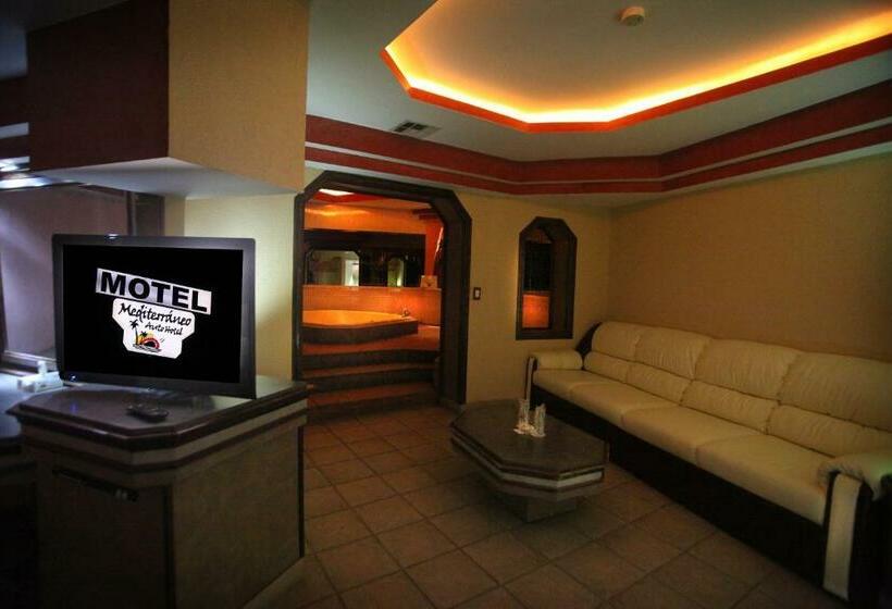 سوییت لوکس, Motel Mediterraneo