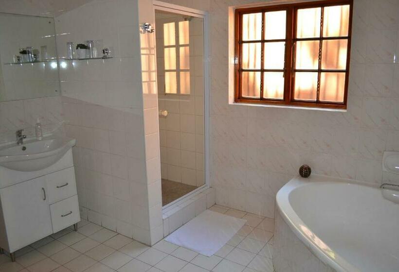 اتاق لوکس, Edelweiss Corporate Guesthouse