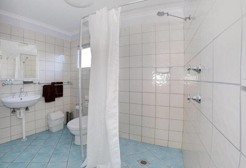 اتاق خانوادگی, Bali Hi Motel