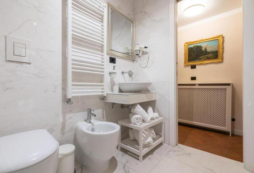 اتاق استاندارد سه نفره, Dimora Del Cardinale   Residenza D Epoca