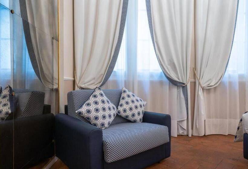 اتاق استاندارد سه نفره, Dimora Del Cardinale   Residenza D Epoca