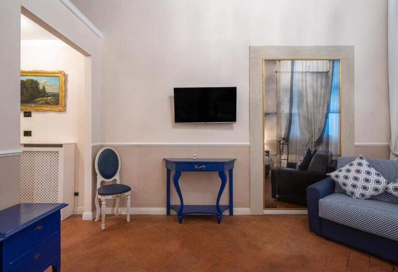 اتاق استاندارد سه نفره, Dimora Del Cardinale   Residenza D Epoca