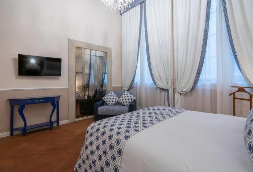 اتاق استاندارد سه نفره, Dimora Del Cardinale   Residenza D Epoca