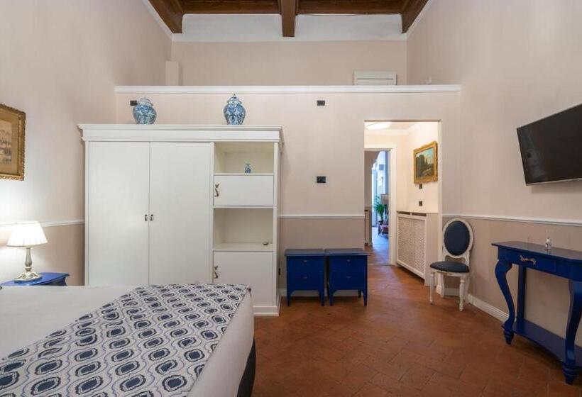 اتاق استاندارد سه نفره, Dimora Del Cardinale   Residenza D Epoca