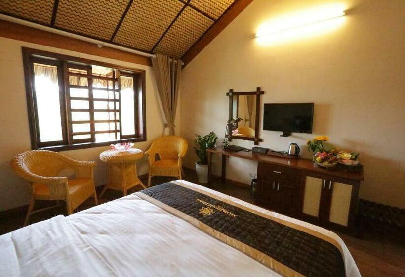 اتاق لوکس, Hoa Binh