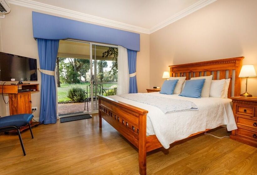 اتاق استاندارد, Inn The Tuarts Guest Lodge