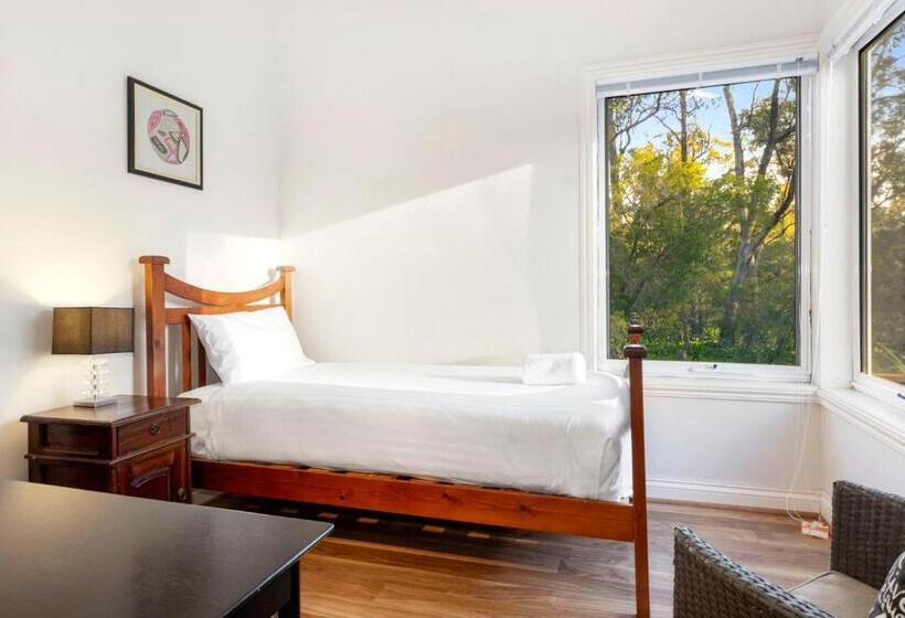 اتاق استاندارد, Inn The Tuarts Guest Lodge