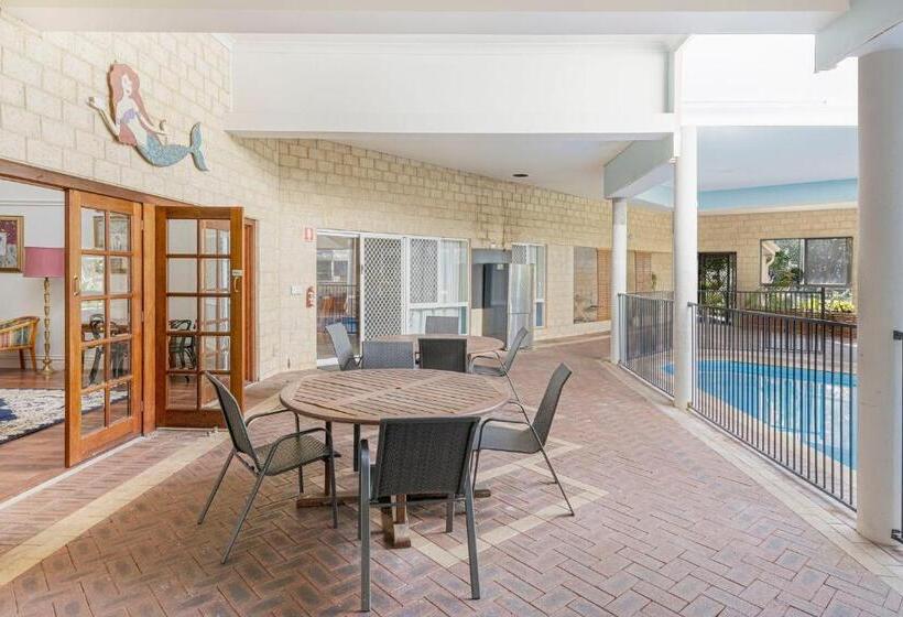 اتاق لوکس با چشم‌انداز باغ, Inn The Tuarts Guest Lodge