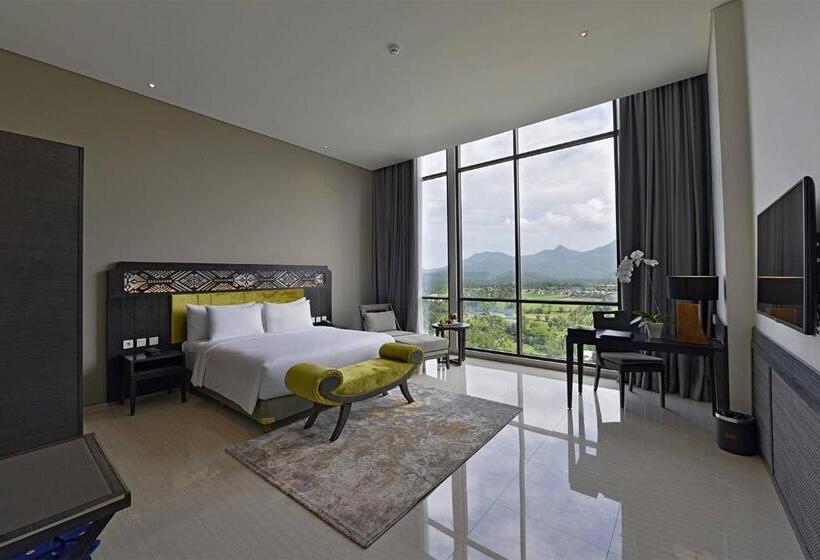 سوییت جونیور, Lombok Astoria