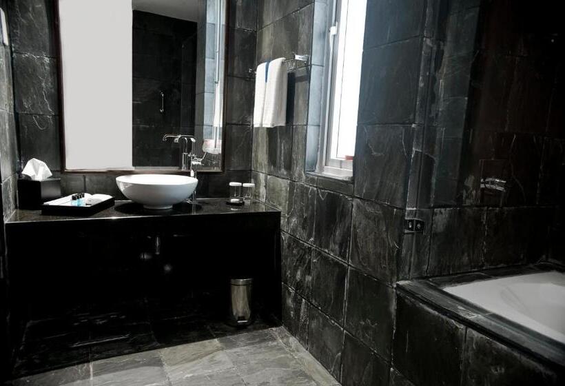 سوییت لوکس, Ocean Edge Suites & Hotel Colombo