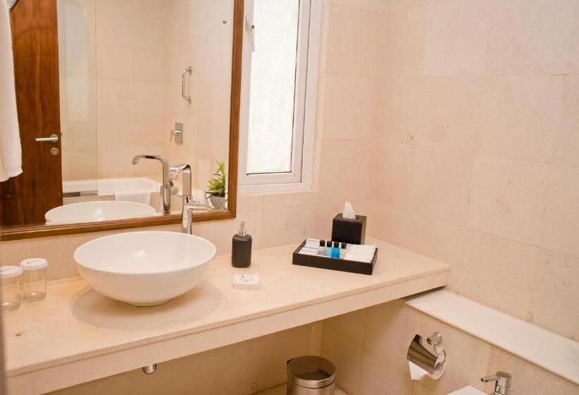 سوییت با چشم‌انداز دریا, Ocean Edge Suites & Hotel Colombo