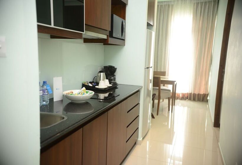 سوییت لوکس, Ocean Edge Suites & Hotel Colombo