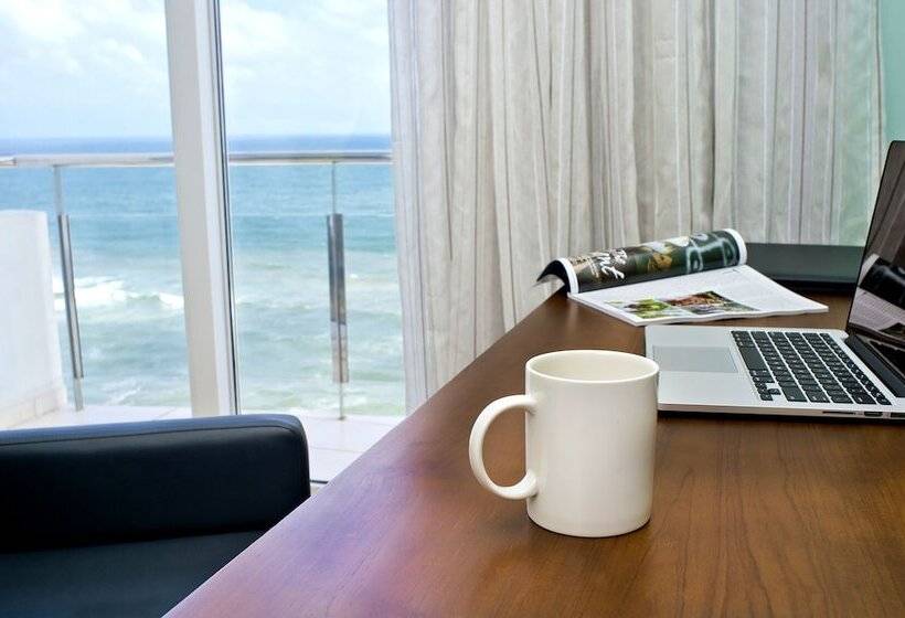 سوییت با چشم‌انداز دریا, Ocean Edge Suites & Hotel Colombo