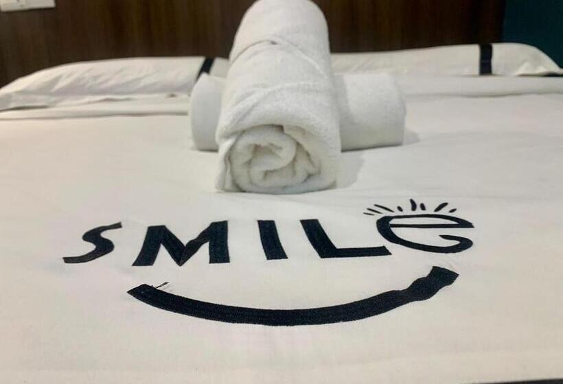 اتاق لوکس, Smile Hotel Usj