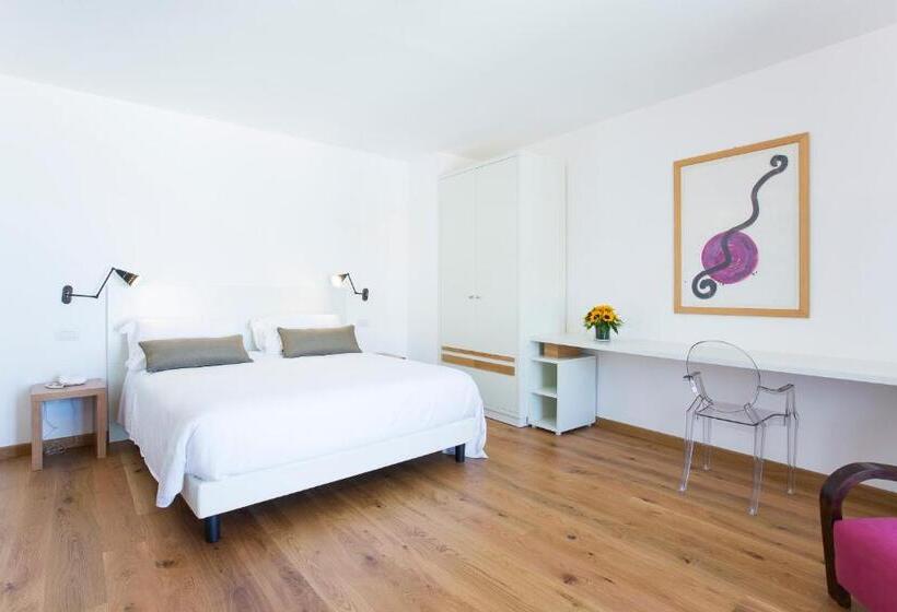 اتاق لوکس با چشم‌انداز دریا, Villa Fiorella Art