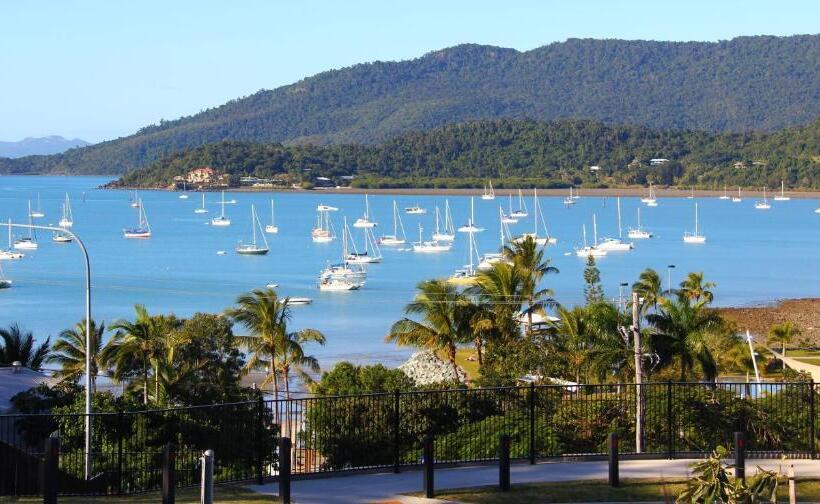 آپارتمان 1 خوابه با چشم‌انداز دریا, Waterview Airlie Beach