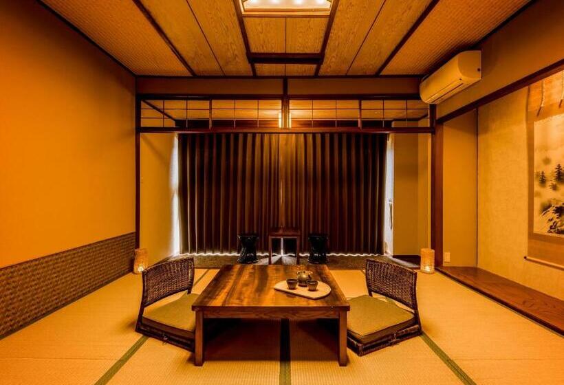 اتاق استاندارد سه نفره, Ooedo Onsen Monogatari Premium Koshinoyu