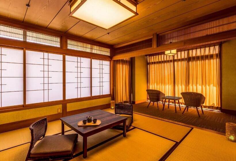 اتاق سوپریور با چشم‌انداز دریا, Ooedo Onsen Monogatari Premium Koshinoyu