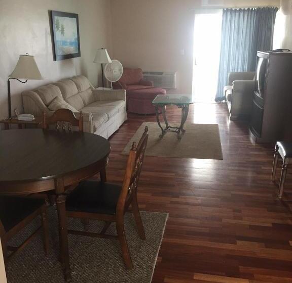 سوئیت با تخت بزرگ, Seascape Inn   Daytona Beach Shores