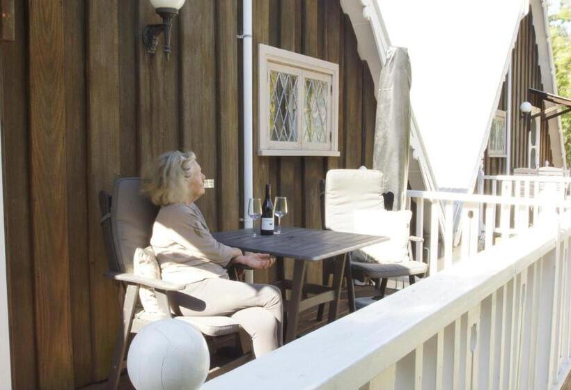 سوئیت با بالکن, The Carriages Boutique Hotel and Vineyard