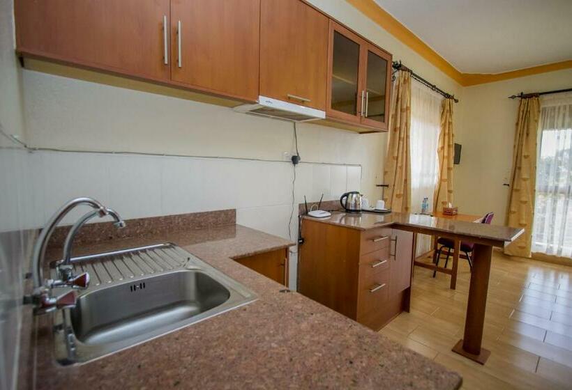 سوییت جونیور, Askay Hotel Suites