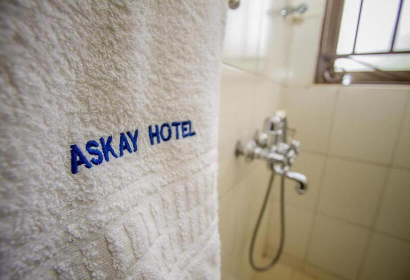 سوییت جونیور, Askay Hotel Suites