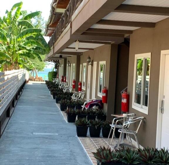 اتاق لوکس, Bella Vista Beach Resort Koh Lipe