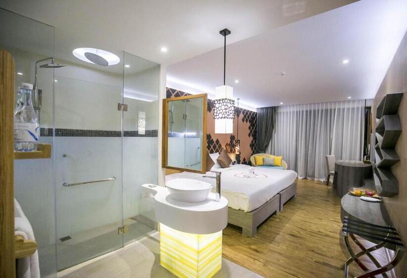 اتاق لوکس با چشم‌انداز دریا, Crest Resort & Pool Villas   Sha Extra Plus