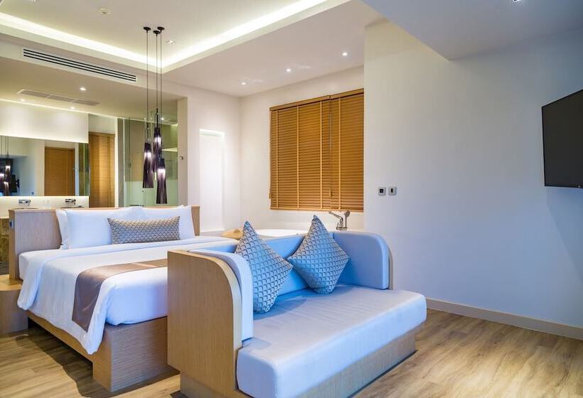ویلای لوکس 1 خوابه, Crest Resort & Pool Villas   Sha Extra Plus