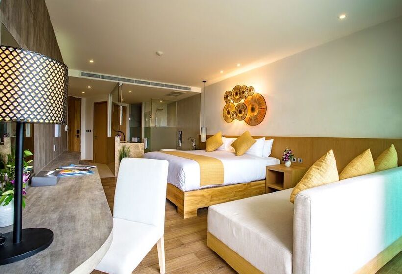 اتاق لوکس با چشم‌انداز دریا, Crest Resort & Pool Villas   Sha Extra Plus