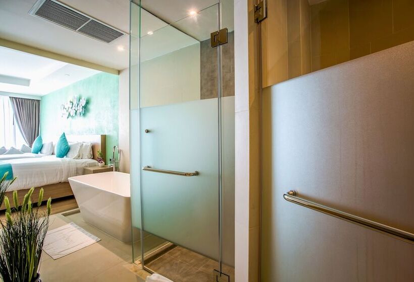 اتاق لوکس, Crest Resort & Pool Villas   Sha Extra Plus