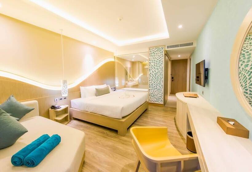اتاق لوکس با چشم‌انداز دریا, Crest Resort & Pool Villas   Sha Extra Plus