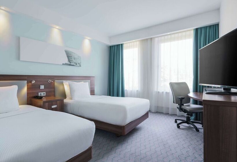 Standard Room, Hampton By Hilton Amsterdam Centre East