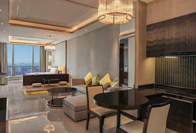 اتاق لوکس با تخت بزرگ, Hilton Haikou