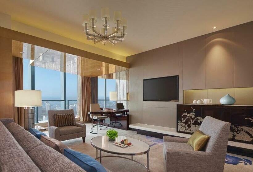 Deluxe Suite King Bed, Hilton Haikou
