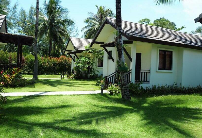 ویلای سوپریور 1 خوابه, Khaolak Blue Lagoon Resort  Sha Extra Plus