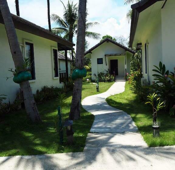 ویلای سوپریور 1 خوابه, Khaolak Blue Lagoon Resort  Sha Extra Plus