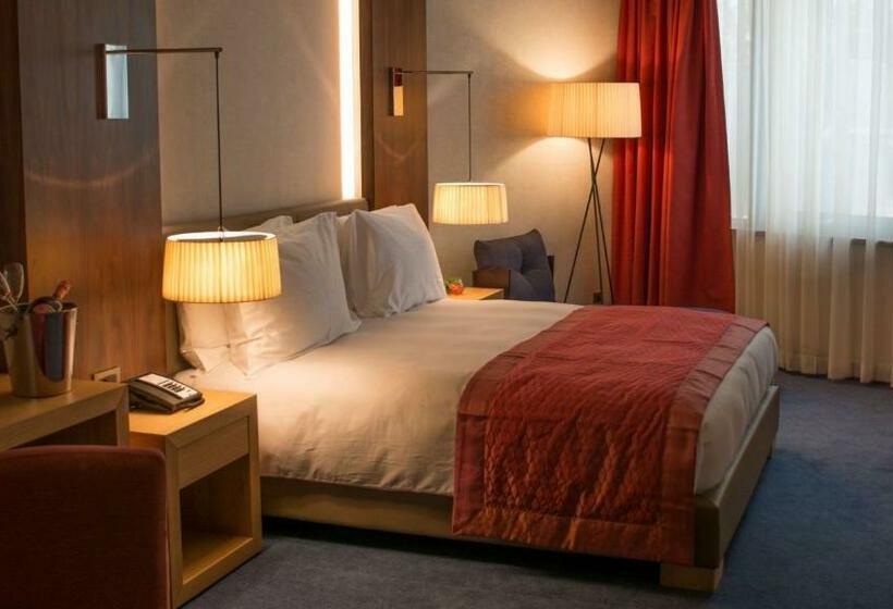 سوییت, Radisson Blu M Bamou Palace Hotel, Brazzaville