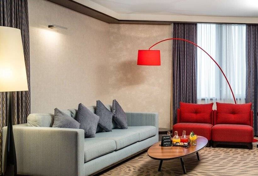 سوئیت با چشم‌انداز رودخانه, Radisson Blu M Bamou Palace Hotel, Brazzaville