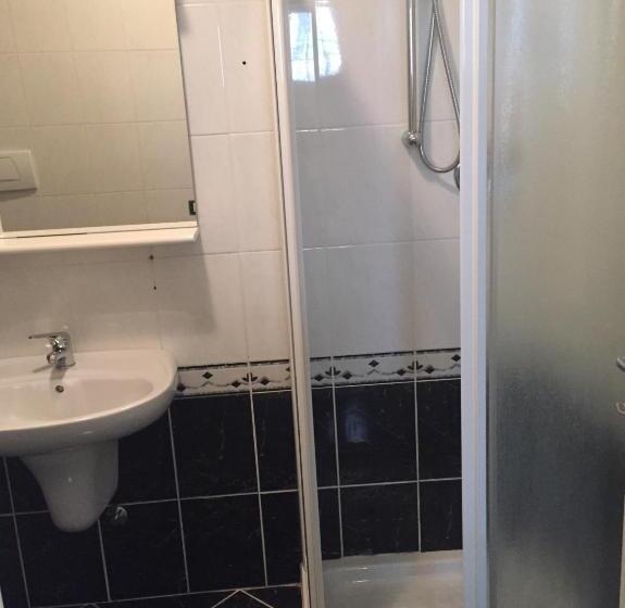 آپارتمان 1 خوابه با چشم‌انداز استخر, Settebello B&b