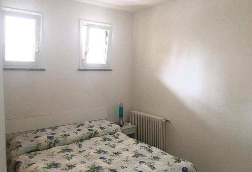 آپارتمان 1 خوابه با چشم‌انداز استخر, Settebello B&b