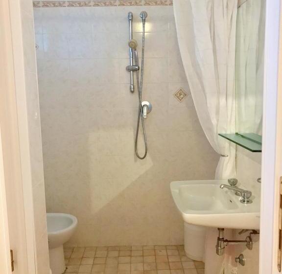 آپارتمان 1 خوابه با چشم‌انداز استخر, Settebello B&b