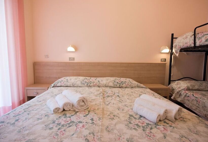 اتاق استاندارد چهار تخته, Settebello B&b