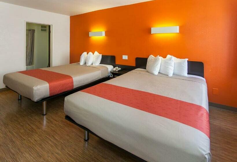 اتاق استاندارد, Motel 6 Hollywood