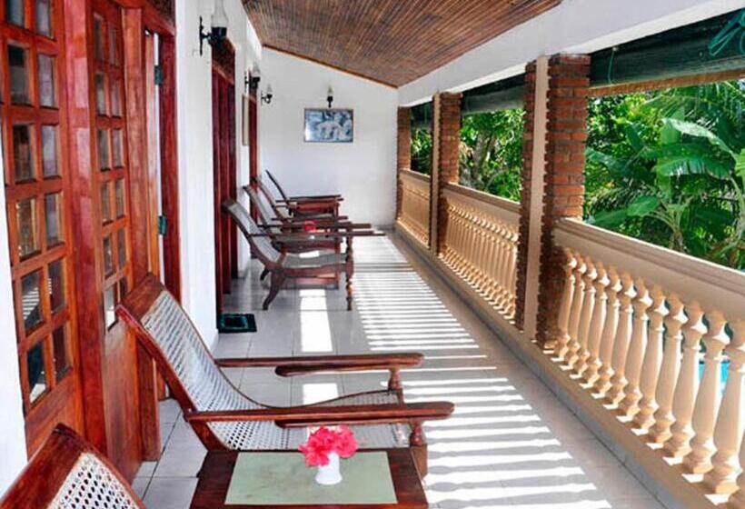 اتاق استاندارد با چشم‌انداز دریا, Little Paradise Guest House