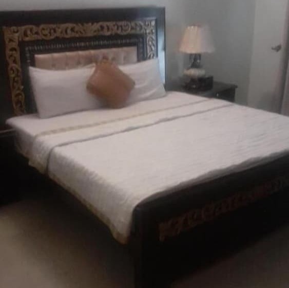اتاق لوکس, Gulberg Lodges Cavalry Lahore
