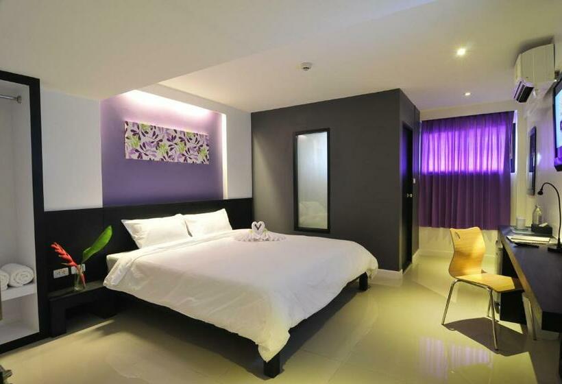 اتاق استاندارد, At 24 Boutique