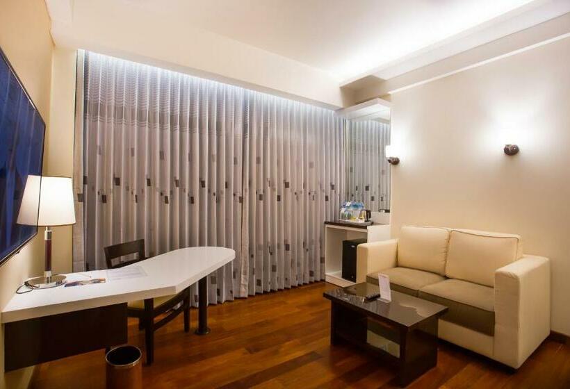 سوئیت با تخت بزرگ, Golden Palace Hotel Lombok