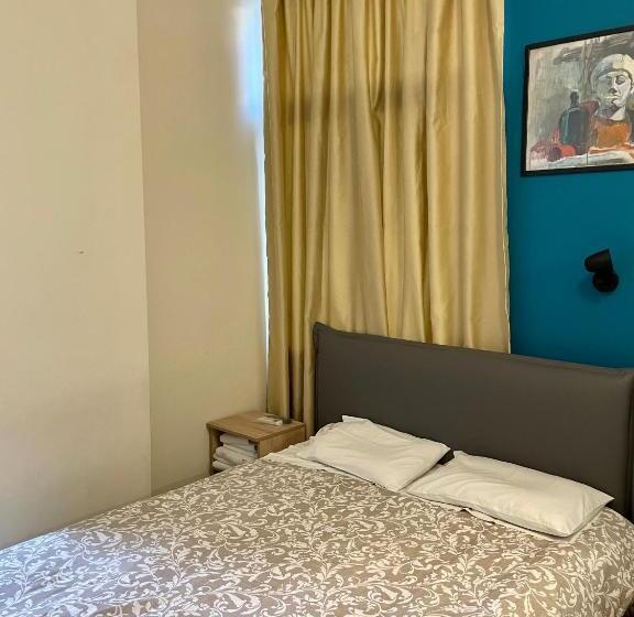 اتاق استاندارد سه نفره, Kastoria